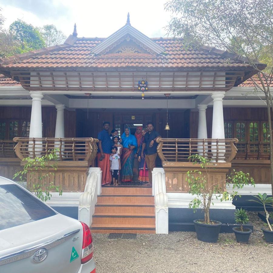 Periyar Heritage Теккаді Екстер'єр фото