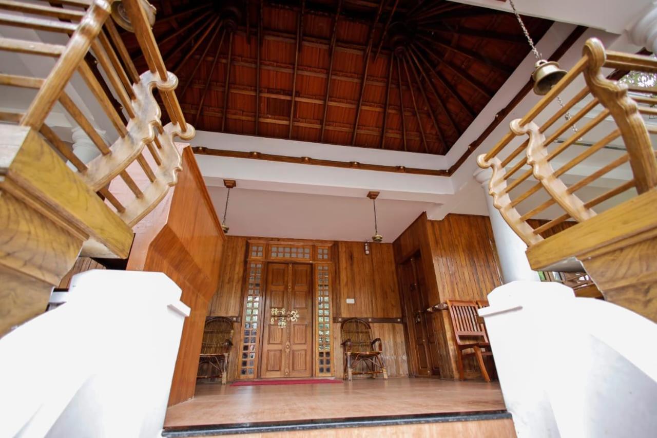 Periyar Heritage Теккаді Екстер'єр фото